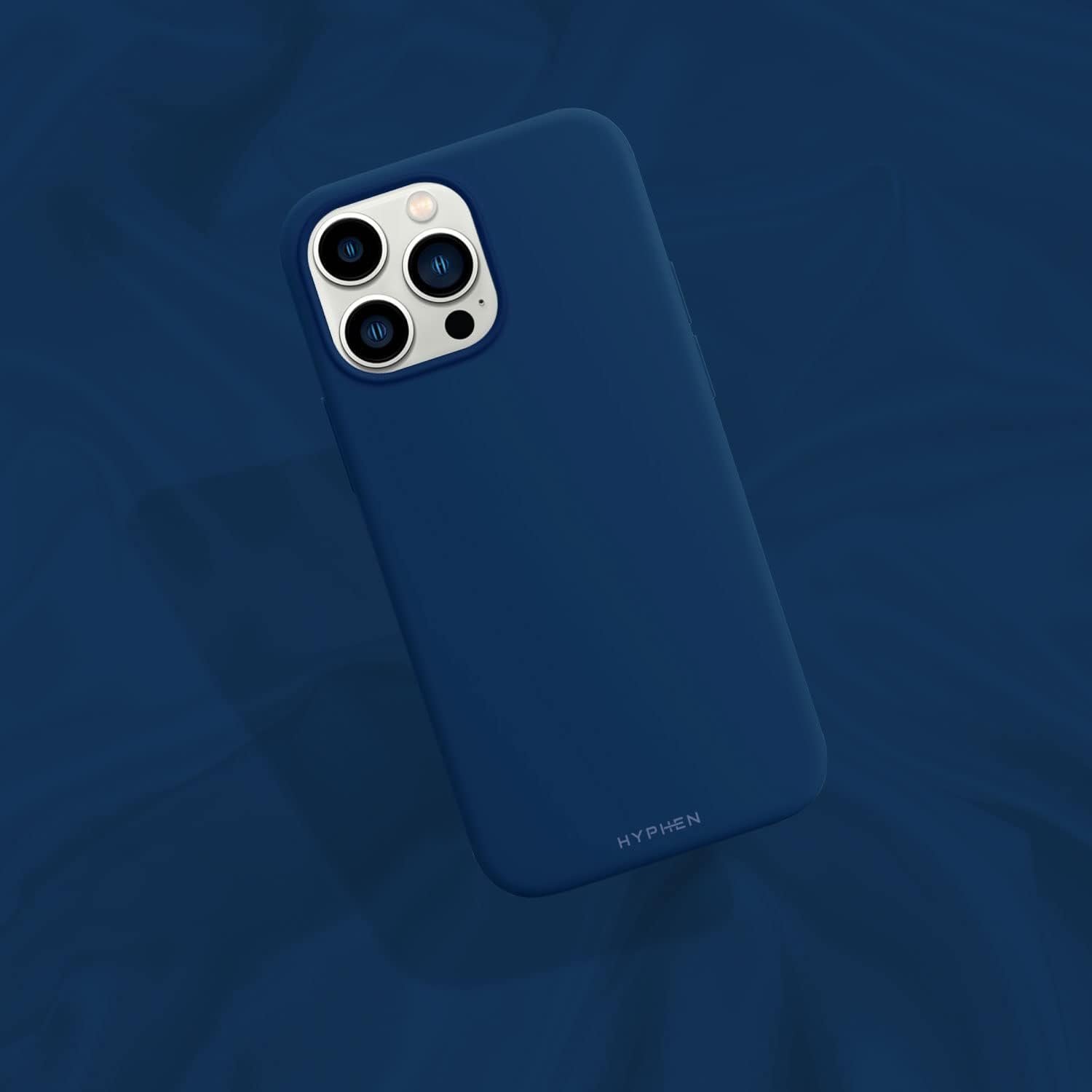 hyphen tint silicone magsafe case blue iphone 15 pro max 6 7 hpc sbl15pm8344 3.jpg